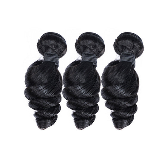 Cheveux lâches de Remy de vague 3 paquets avec le noir naturel frontal de la dentelle 13x4