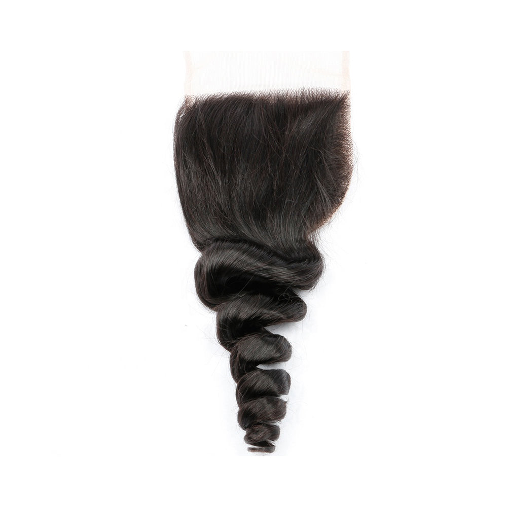 Cheveux lâches de Remy de vague 3 paquets avec le noir naturel de la fermeture de la dentelle 4x4