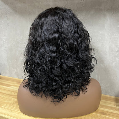 Perruque Bob vague d'eau de cheveux vierges de couleur naturelle