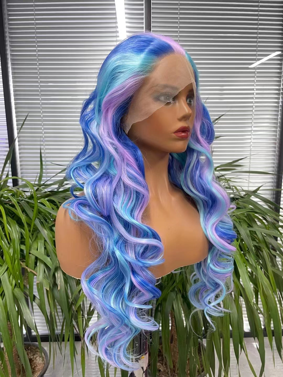 Perruque de cheveux frontale en dentelle spéciale Blue MIX Purple Color Long Wave