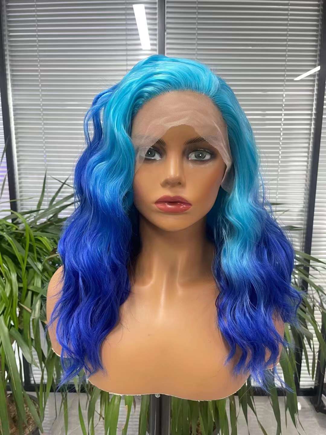 Perruque de vague de corps bleu cheveux doux pour les femmes HD Lace Front Wig
