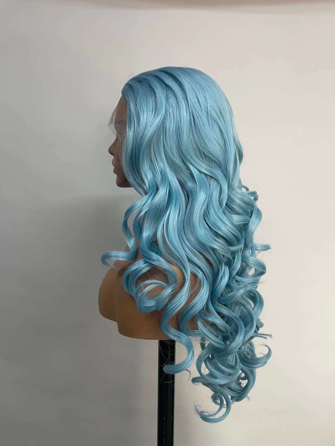 Hightlight Light Blue Long Hair Body Wavy Wigs