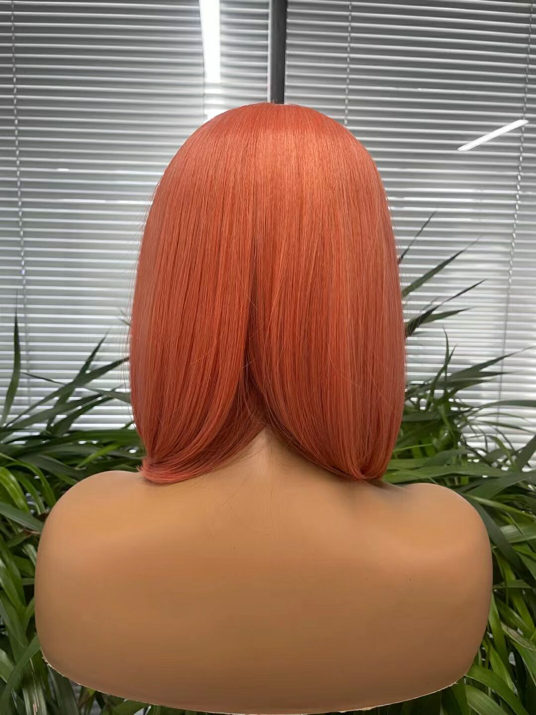 Perruque de cheveux naturels orange de longueur moyenne droite